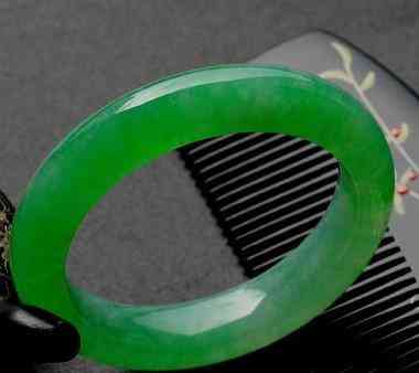 关于玉手镯的知识(关于玉手镯的知识有哪些)插图20 关于玉手镯的知识(关于玉手镯的知识有哪些)插图20