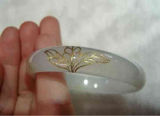 关于玉手镯的知识(关于玉手镯的知识有哪些)插图23 关于玉手镯的知识(关于玉手镯的知识有哪些)插图23