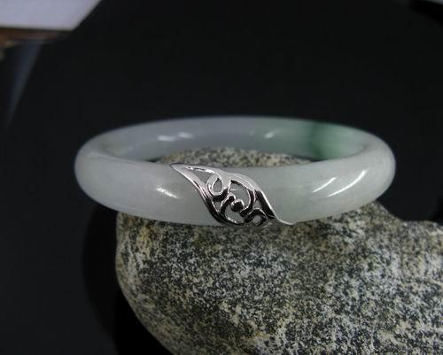 关于玉手镯的知识(关于玉手镯的知识有哪些)插图27 关于玉手镯的知识(关于玉手镯的知识有哪些)插图27