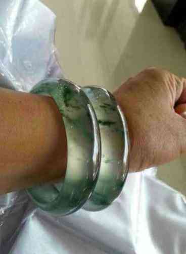 关于玉手镯的知识(关于玉手镯的知识有哪些)插图41 关于玉手镯的知识(关于玉手镯的知识有哪些)插图41