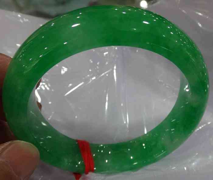 关于玉手镯的知识(关于玉手镯的知识有哪些)插图45 关于玉手镯的知识(关于玉手镯的知识有哪些)插图45