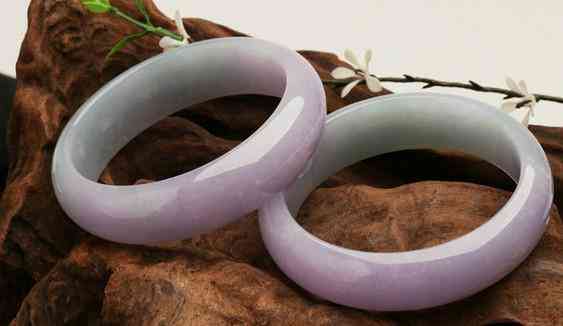 关于玉手镯的知识(关于玉手镯的知识有哪些)插图51 关于玉手镯的知识(关于玉手镯的知识有哪些)插图51