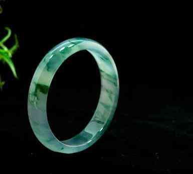 关于玉手镯的知识(关于玉手镯的知识有哪些)插图53 关于玉手镯的知识(关于玉手镯的知识有哪些)插图53