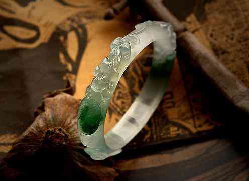 关于玉手镯的知识(关于玉手镯的知识有哪些)插图56 关于玉手镯的知识(关于玉手镯的知识有哪些)插图56