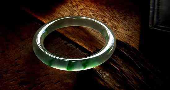 关于玉手镯的知识(关于玉手镯的知识有哪些)插图58 关于玉手镯的知识(关于玉手镯的知识有哪些)插图58