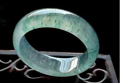 关于玉手镯的知识(关于玉手镯的知识有哪些)插图64 关于玉手镯的知识(关于玉手镯的知识有哪些)插图64