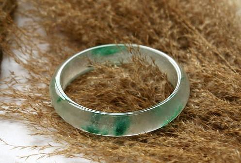 关于玉手镯的知识(关于玉手镯的知识有哪些)插图65 关于玉手镯的知识(关于玉手镯的知识有哪些)插图65