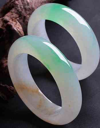 关于玉手镯的知识(关于玉手镯的知识有哪些)插图69 关于玉手镯的知识(关于玉手镯的知识有哪些)插图69