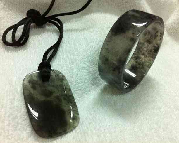 关于玉手镯的知识(关于玉手镯的知识有哪些)插图73 关于玉手镯的知识(关于玉手镯的知识有哪些)插图73