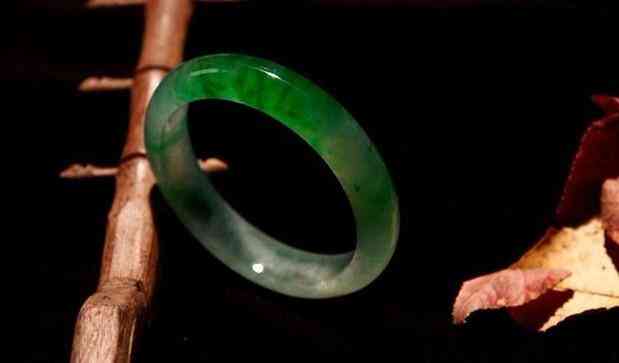 关于玉手镯的知识(关于玉手镯的知识有哪些)插图74 关于玉手镯的知识(关于玉手镯的知识有哪些)插图74