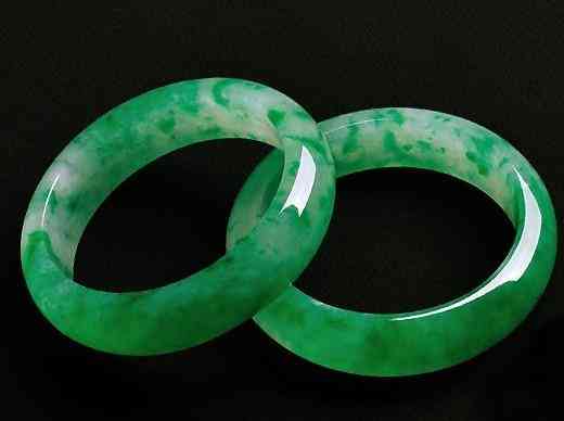 关于玉手镯的知识(关于玉手镯的知识有哪些)插图75 关于玉手镯的知识(关于玉手镯的知识有哪些)插图75