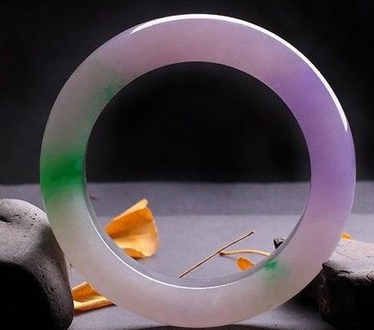 关于玉手镯的知识(关于玉手镯的知识有哪些)插图79 关于玉手镯的知识(关于玉手镯的知识有哪些)插图79