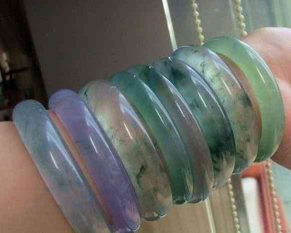 关于玉手镯的知识(关于玉手镯的知识有哪些)插图80 关于玉手镯的知识(关于玉手镯的知识有哪些)插图80