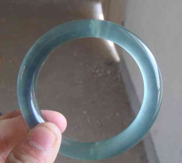 关于玉手镯的知识(关于玉手镯的知识有哪些)插图83 关于玉手镯的知识(关于玉手镯的知识有哪些)插图83