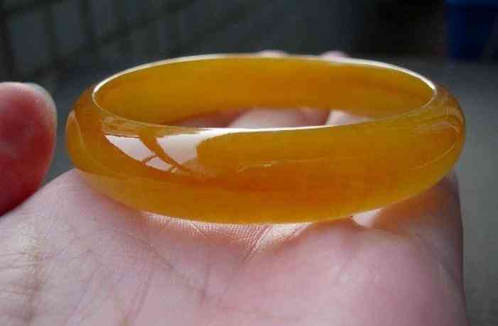 关于玉手镯的知识(关于玉手镯的知识有哪些)插图85 关于玉手镯的知识(关于玉手镯的知识有哪些)插图85