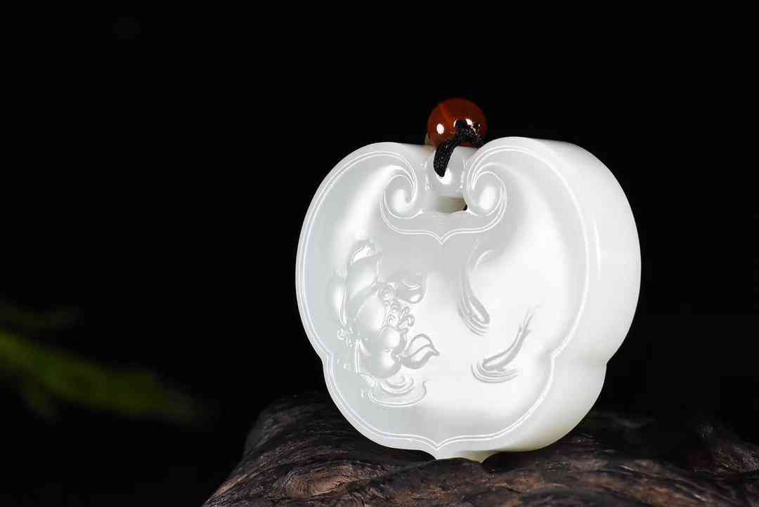 白玉怎么鉴别玉的好坏(白玉怎么鉴别玉的好坏视频)插图1 白玉怎么鉴别玉的好坏(白玉怎么鉴别玉的好坏视频)插图1