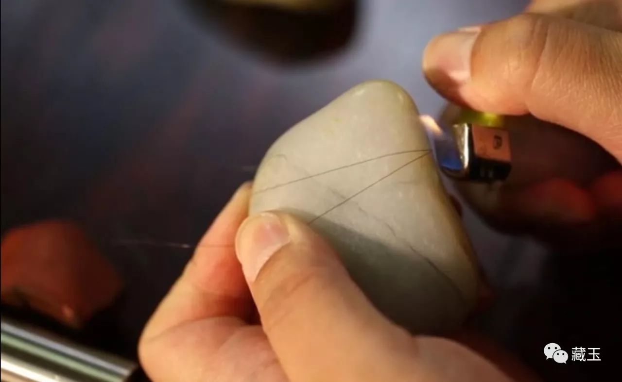 如何分辨和田玉的真假(如何分辨和田玉的真假鉴别)插图5 如何分辨和田玉的真假(如何分辨和田玉的真假鉴别)插图5
