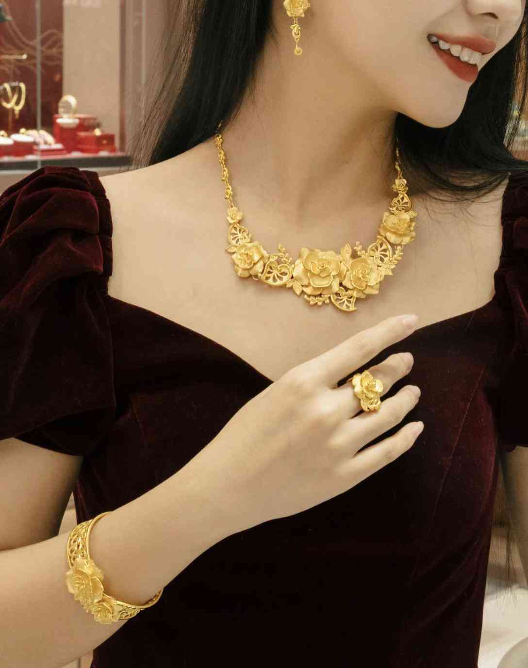 万足金9999多少钱一克(周六福万足金9999多少钱一克)