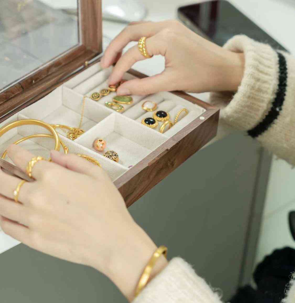 万足金9999多少钱一克(周六福万足金9999多少钱一克)插图7