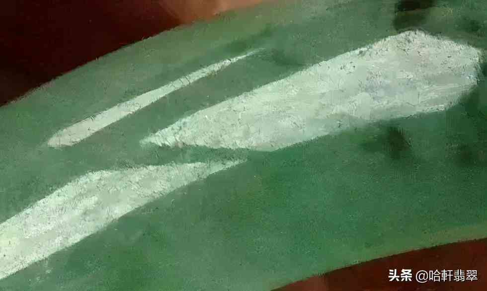 鉴别翡翠的最简单方法(鉴别翡翠的最简单方法视频)插图10 鉴别翡翠的最简单方法(鉴别翡翠的最简单方法视频)插图10