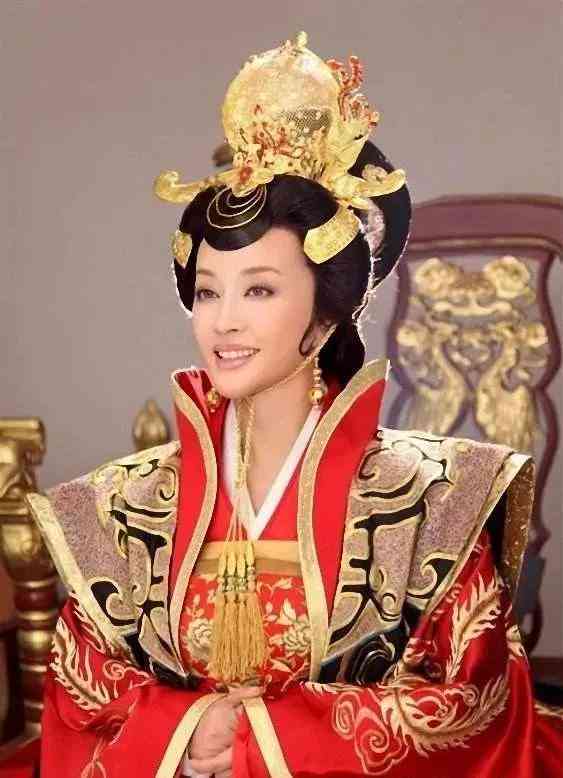 金镯子带右手旺自己(女人金镯子戴哪个手旺运)插图1 金镯子带右手旺自己(女人金镯子戴哪个手旺运)插图1