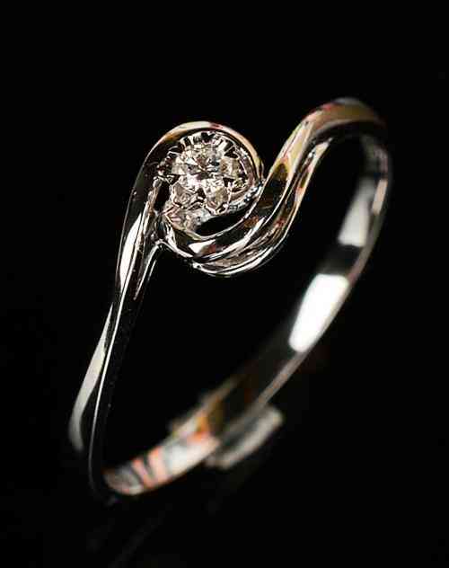 k金钻戒好还是铂金钻戒好(十八k金钻戒好还是铂金钻戒好)插图1