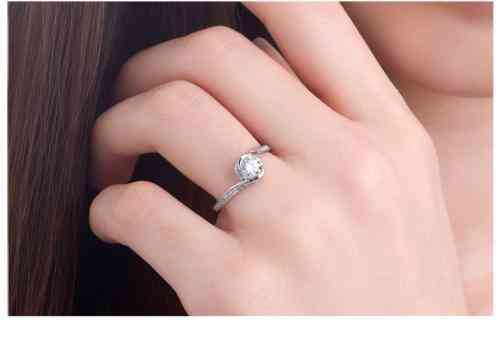 k金钻戒好还是铂金钻戒好(十八k金钻戒好还是铂金钻戒好)插图3