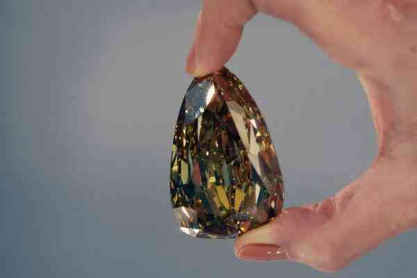 一克拉黄钻石价格表(一克拉黄钻石价格表图片)插图4 一克拉黄钻石价格表(一克拉黄钻石价格表图片)插图4