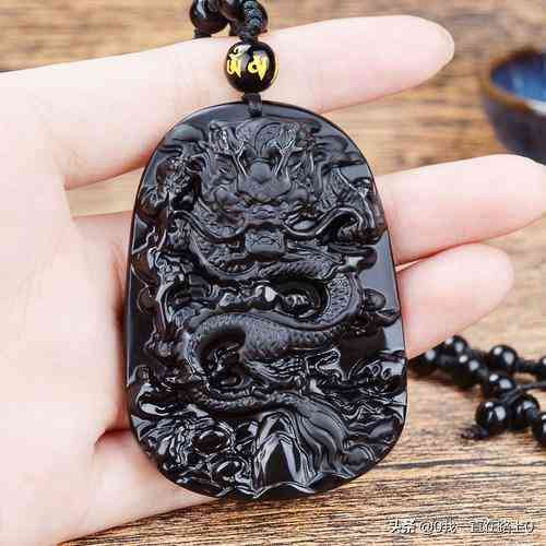 金曜石的功效与作用(黑曜石和金曜石的功效与作用)