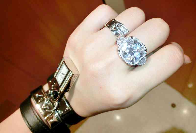 5克拉钻石的价格(5克拉钻石的价格是多少)