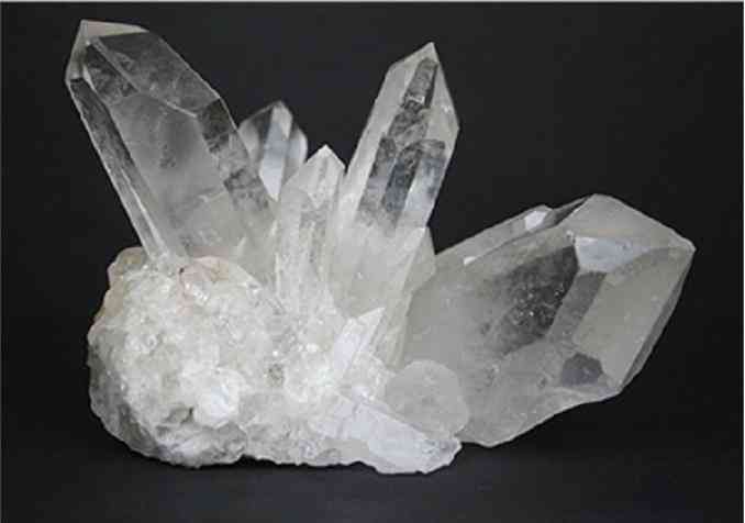 女人带金曜石的好处(女人带金曜石的好处有哪些)