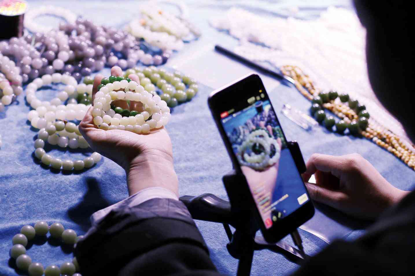 翡翠想卖掉到哪里卖(翡翠想卖掉到哪里卖比较好)