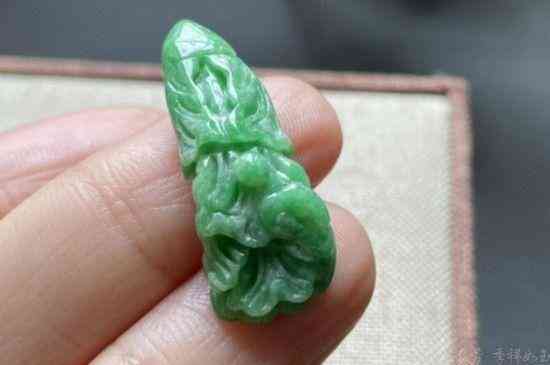 缅甸翡翠玉(缅甸翡翠玉石)插图3 缅甸翡翠玉(缅甸翡翠玉石)插图3