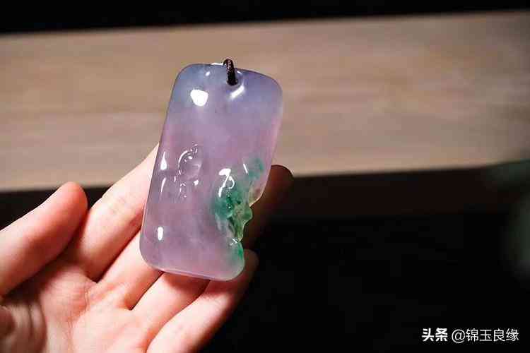 翡翠是不是玉的一种(翡翠是不是玉石的一种)插图2