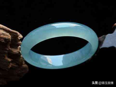 翡翠是不是玉的一种(翡翠是不是玉石的一种)插图6