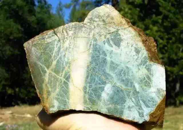 翡翠价格2022行情(翡翠价格2020行情)插图4 翡翠价格2022行情(翡翠价格2020行情)插图4