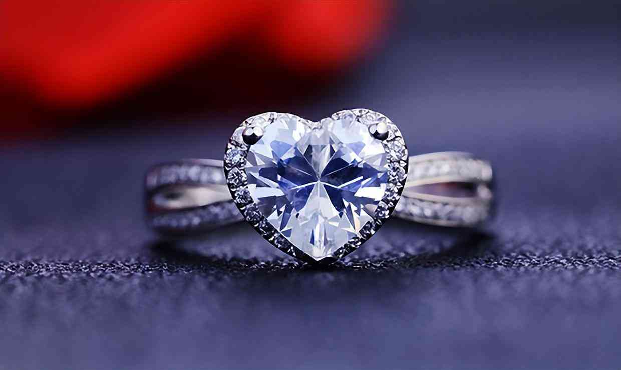 结婚后戴钻戒还是戴对戒(结婚后戴钻戒还是戴对戒比较好)插图3 结婚后戴钻戒还是戴对戒(结婚后戴钻戒还是戴对戒比较好)插图3