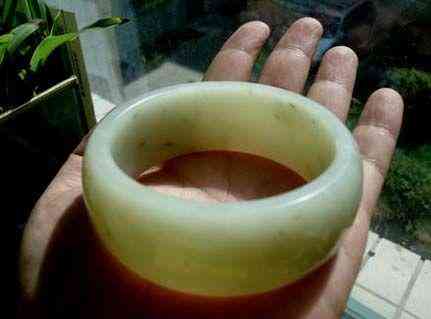 玛瑙玉手镯的价格(玛瑙玉手镯的价格是多少)插图6