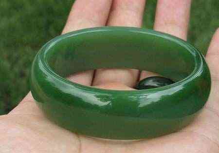 玛瑙玉手镯的价格(玛瑙玉手镯的价格是多少)插图7