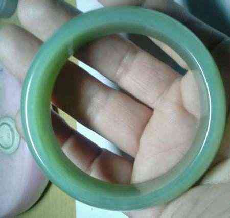 玛瑙玉手镯的价格(玛瑙玉手镯的价格是多少)插图10