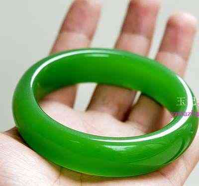 玛瑙玉手镯的价格(玛瑙玉手镯的价格是多少)插图12