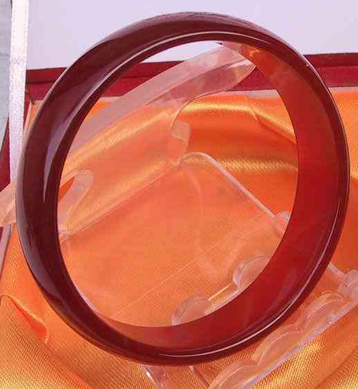 玛瑙玉手镯的价格(玛瑙玉手镯的价格是多少)插图17