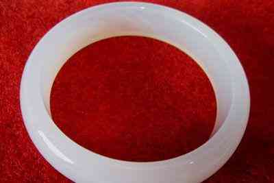 玛瑙玉手镯的价格(玛瑙玉手镯的价格是多少)插图20