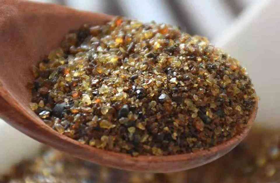 琥珀的功效与作用是什么(琥珀的功效与作用的功效和作用是什么)