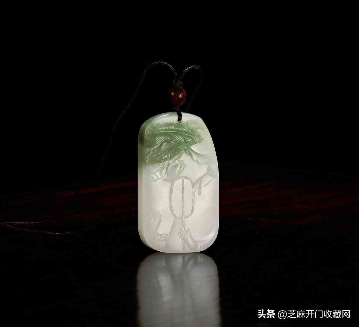 女人佩戴玉好还是玛瑙好(女人佩戴玉好还是玛瑙好呢)