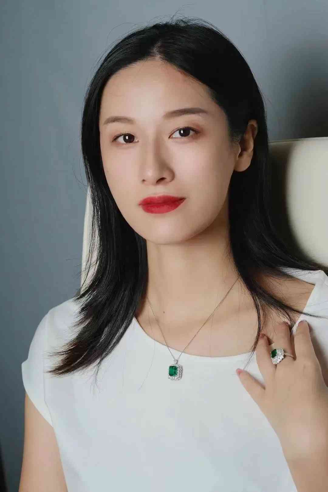 钻石鉴定师(钻石鉴定师资格证难考吗)