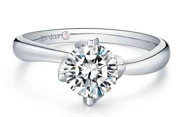 一克拉的戒指一般多少钱(一克拉的戒指一般多少钱啊)