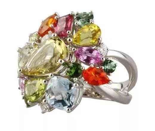 三种生肖不宜戴蜜蜡(三种生肖不宜戴蜜蜡饰品)