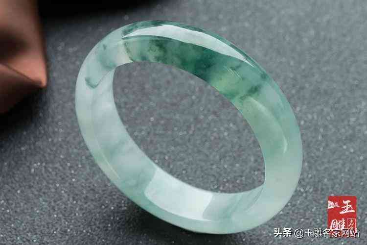 自己在家怎么鉴别玉手镯(自己在家怎么鉴别玉手镯真假)