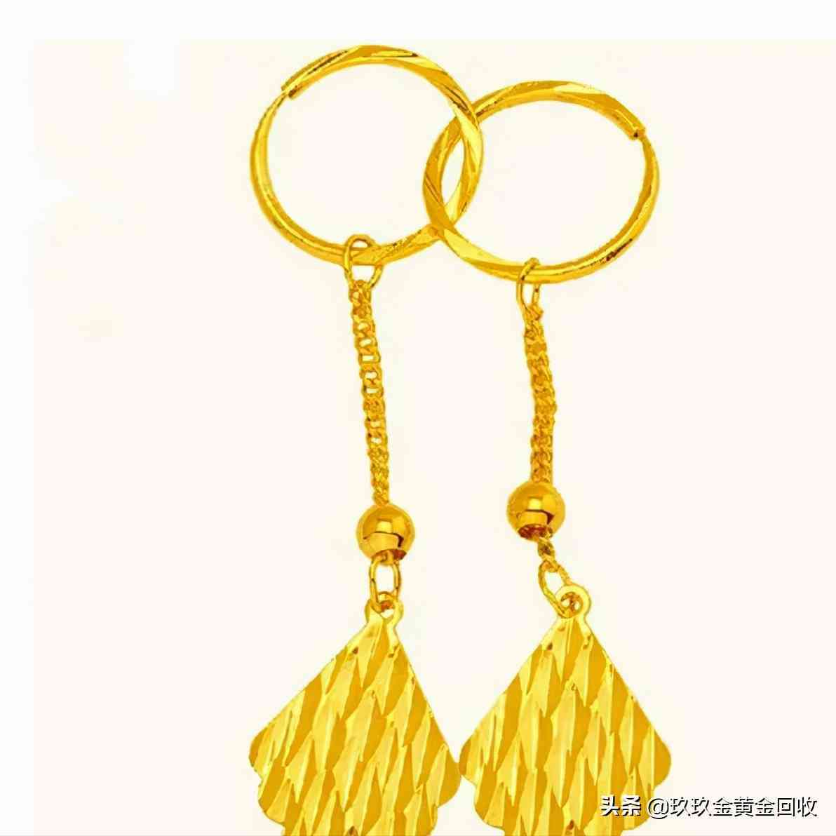 黄金耳钉怎么戴(黄金耳钉怎么戴图解)